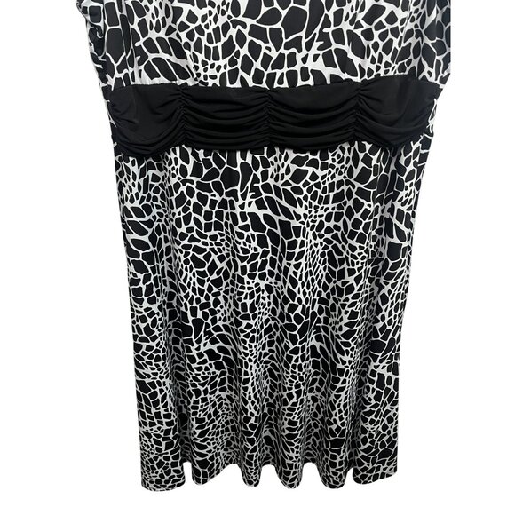 True Envy Plus 20W Black White Abstract Print Maxi Dress - Picture 4 of 13